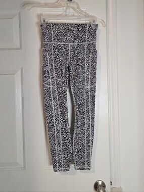 Athleta Black and White Allover Print Leggings